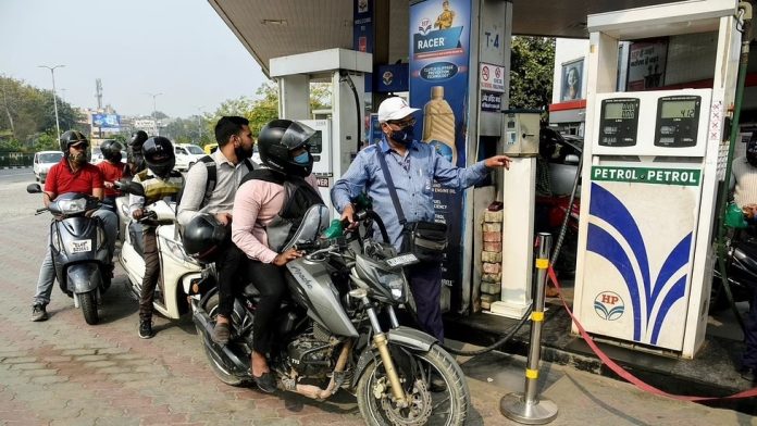 Prices of diesel increased along with petrol, know the price of oil in Delhi-UP to Rajasthan.