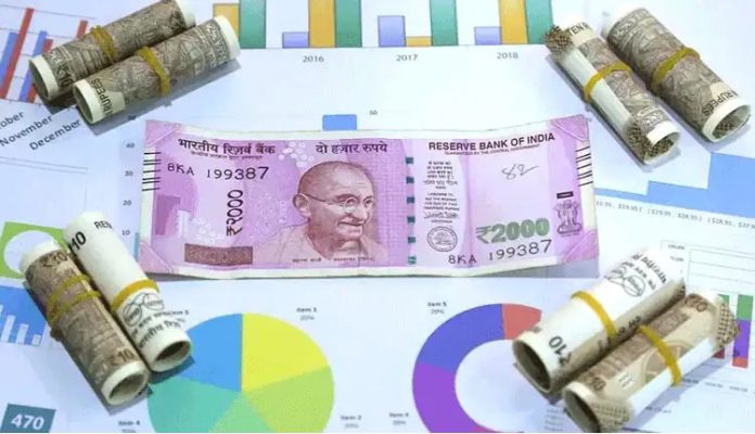 7th Pay Commission: Will central employees get gifts on New Year? Know what will be the salary if DA becomes 50 percent.