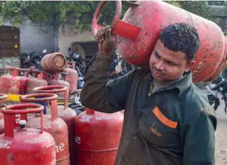 LPG Cylinder Price: Relief from inflation, commercial cylinder becomes cheaper by this much rupees, know the latest price