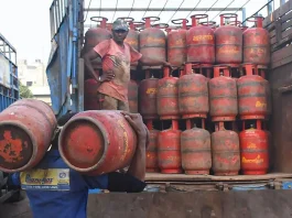 LPG New Price: LPG cylinder became cheaper, see how much the price reduced from Delhi to Kolkata.