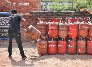 LPG Cylinder Price Cut: Gas cylinder became cheaper by Rs 24 in Delhi, these people will benefit