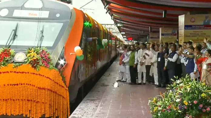 Vande Bharat Train! Union Railway Minister flags off the Vande Bharat train from Jodhpur to Delhi.