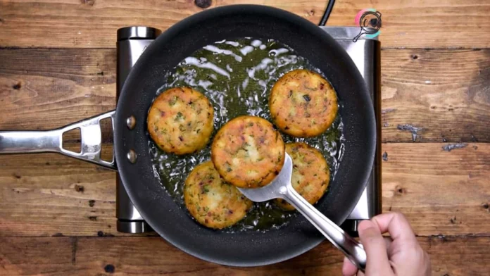 Crispy-Aloo-Tikki-Recipe-Step-by-Step-7