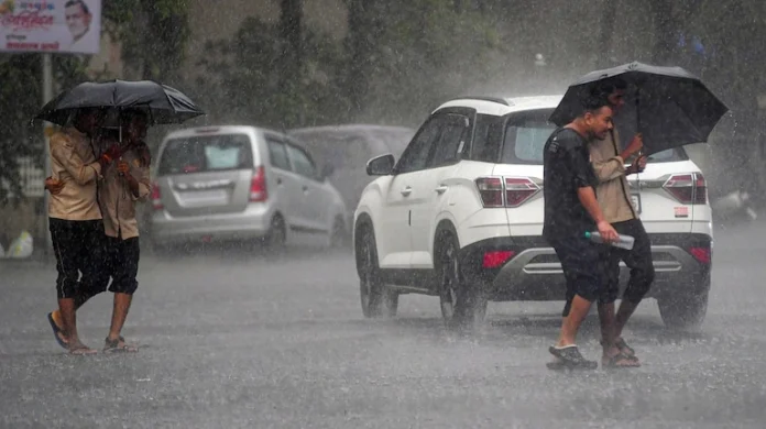 Delhi Weather Today: Chances of rain with thunder and lightning in Delhi, know the weather forecast of IMD