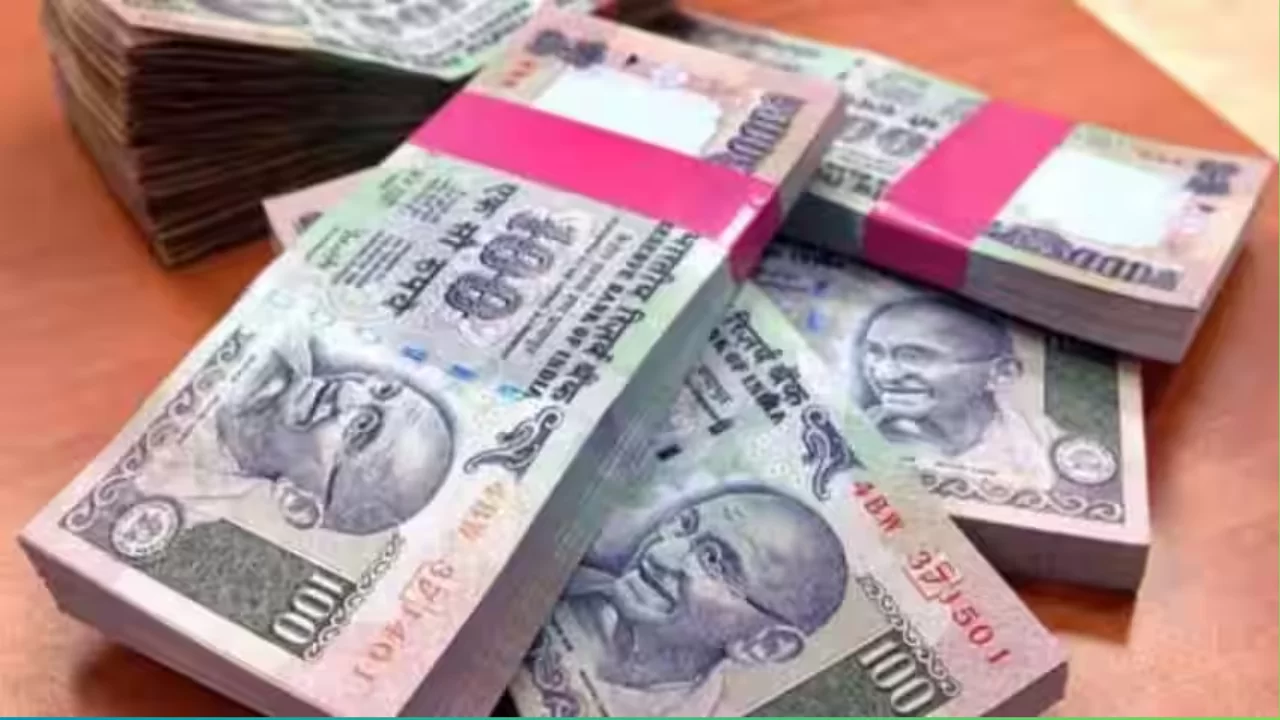 Bank FD Interest Rates : Bumper interest rates are available on FD of these five banks including SBI, see soon Bank FD Interest Rates : Bumper interest rates are available on FD of these five banks including SBI, see soon