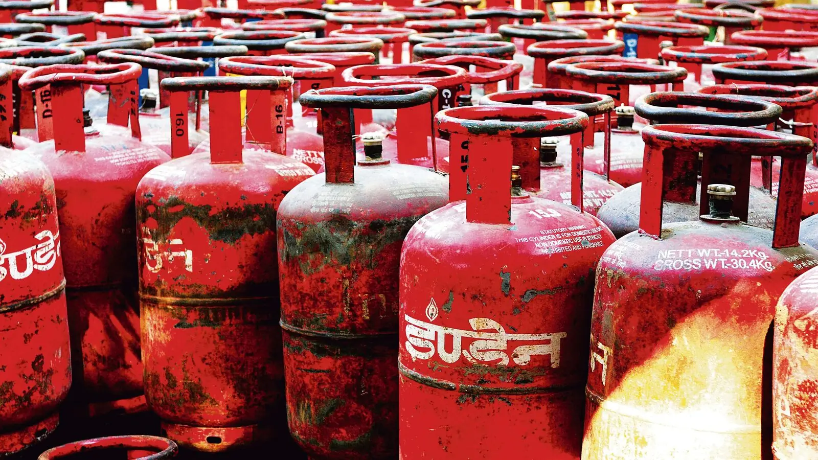 Delhi Free LPG Scheme 2026: EWS Eligibility & DBT Refund Guide