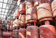 LPG Hits Rs 1,500 in Black Market Amid Iran War Panic LPG cylinder shortage India 2026