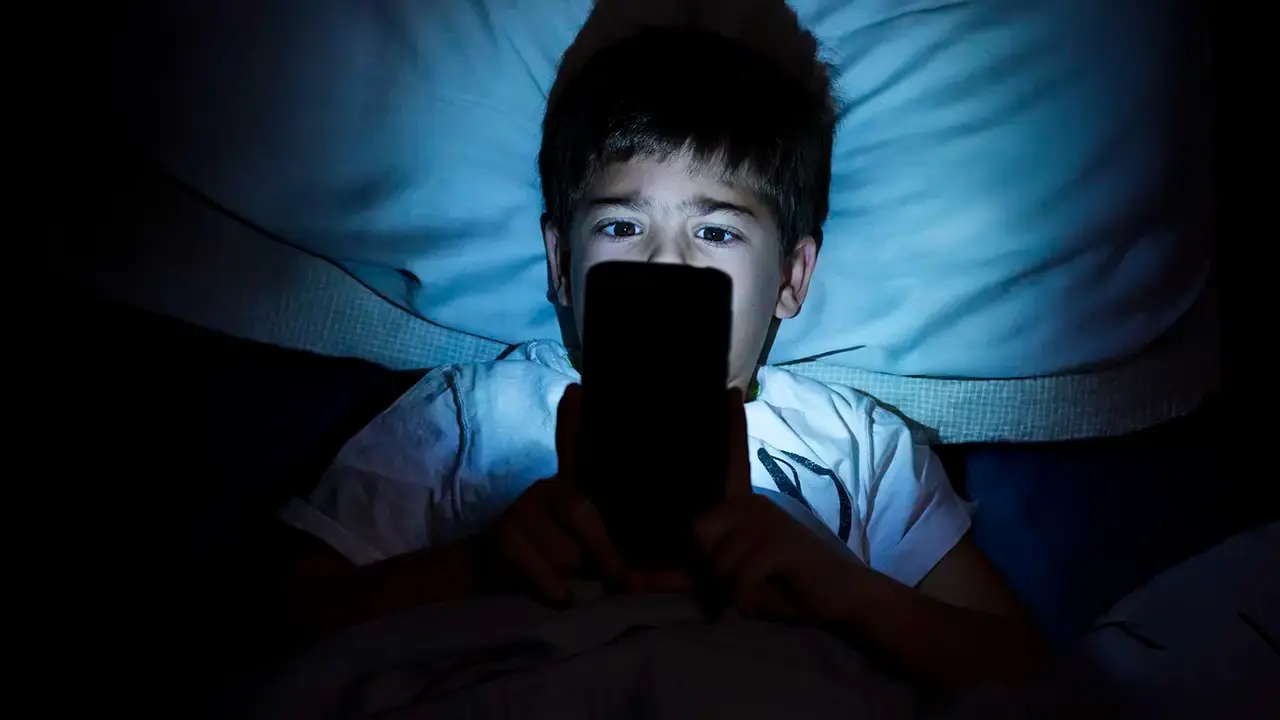 Excessive-screen-time-raises-hea