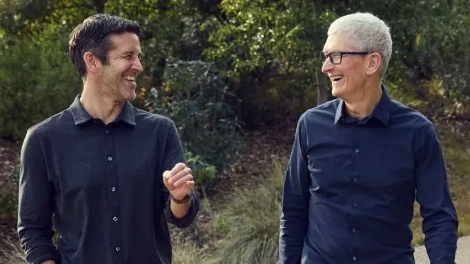 Apple CEO John Ternus Tim Cook 2026