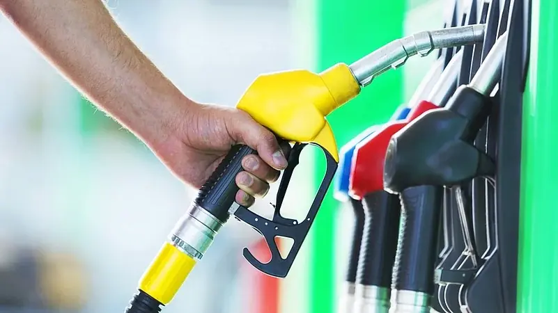 8b4ddf9de1ed7777e3b596d4b334f6ae Delhi Petrol Price Crosses 100: Fuel Rates Hiked by Rs 2