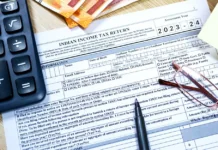 WHICH INCOME TAX RETURN FORM SHOULD YOU FILE THIS YEAR? EXPERT GUIDE FOR FILERS income tax return form should you file