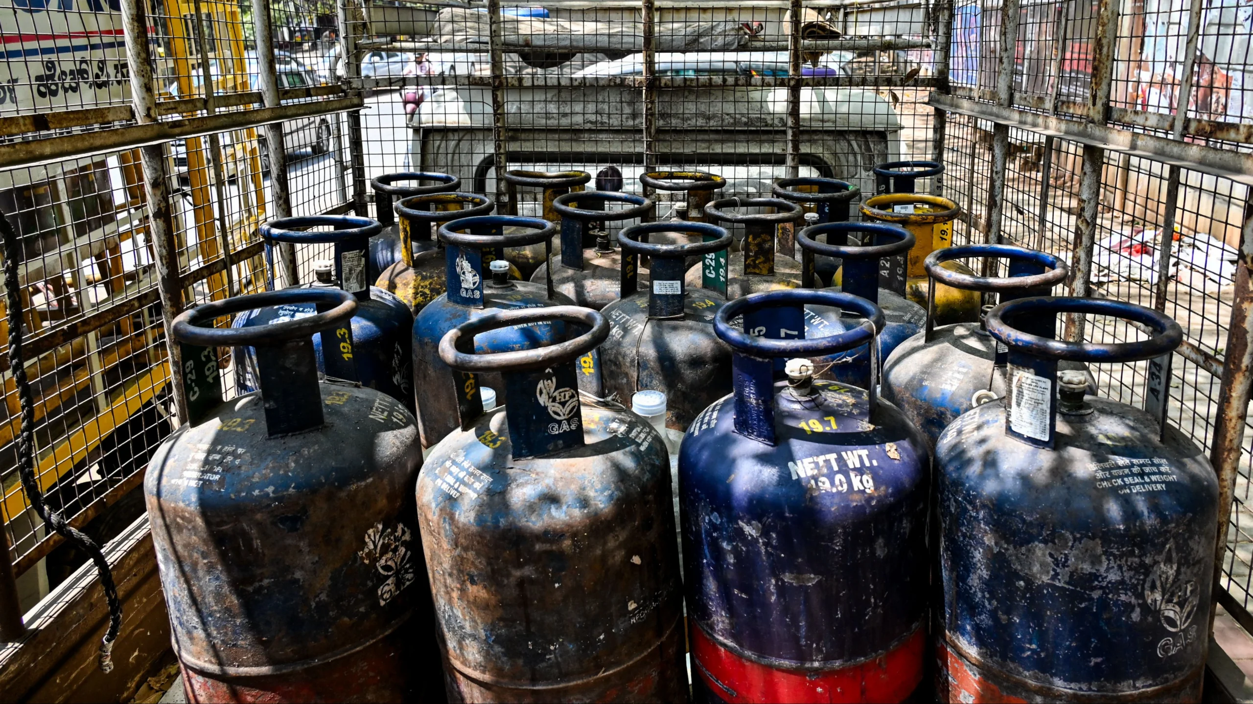 deccanherald_2F2026-03-21_2Ff0hrdc8z_2Ffile84xz34r88lvrtp5udow Prices of Commercial LPG