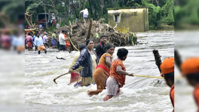 rain-fury-in-kerala-death-toll-76-2-87l-people-in-relief-camps Kerala Floods: Death Toll Rises to 15, Over 11,000 Shifted to Relief Camps